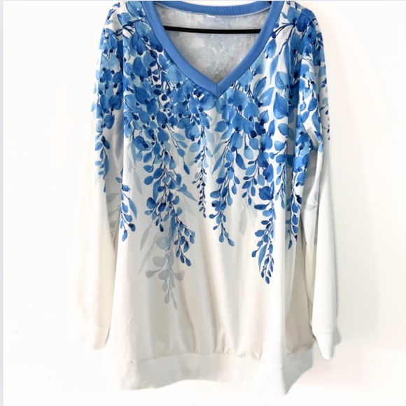 Plus Size Blue Floral V Neck Long Sleeve Thin Sweatshirt or Shirt - Size 2XL - Picture 3 of 8